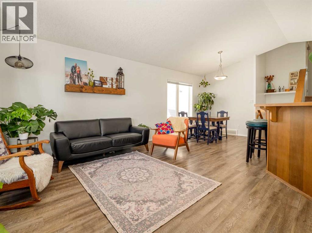 159 Aberdeen Road W Property Photo 6