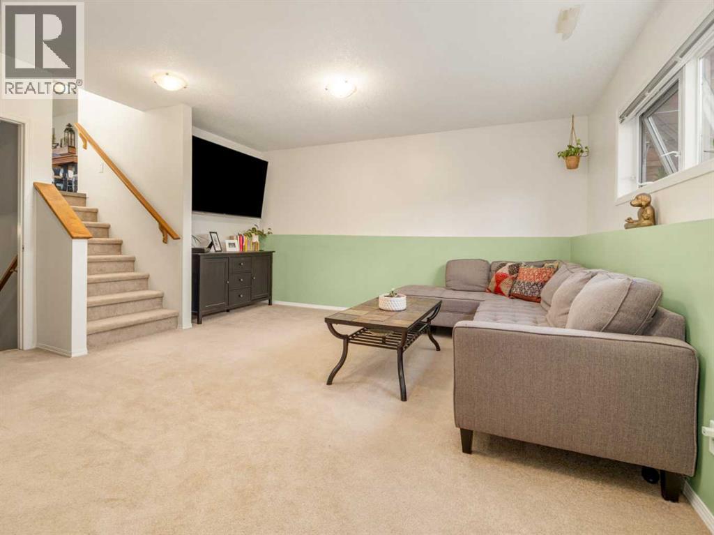 159 Aberdeen Road W Property Photo 26