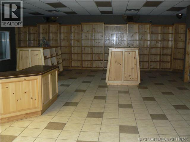 5113 53 Avenue Property Photo 4