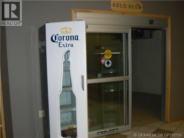 5113 53 Avenue Property Photo 8