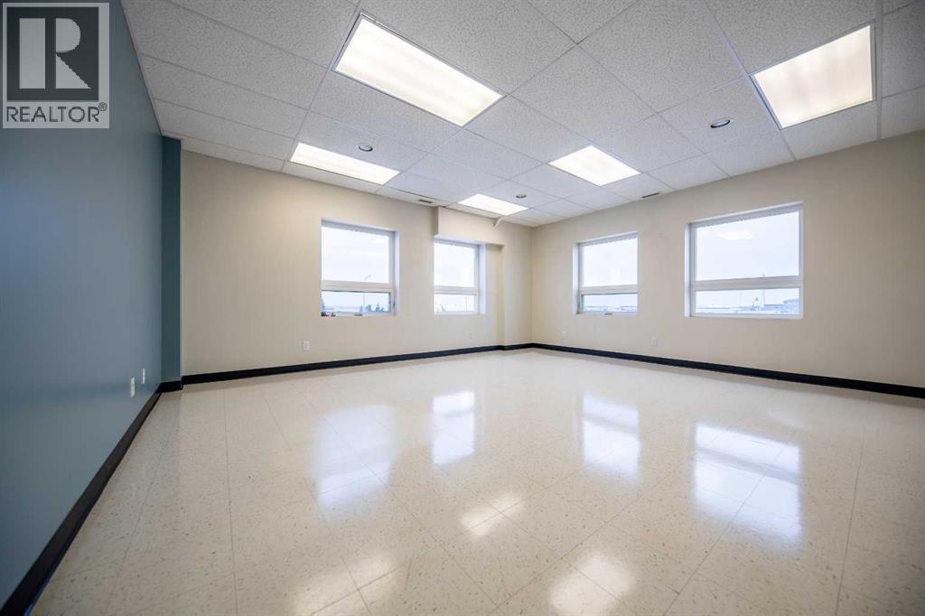 8704 99 Street Property Photo 12