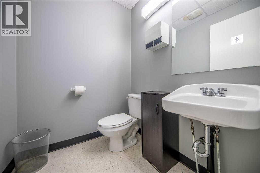 8704 99 Street Property Photo 33