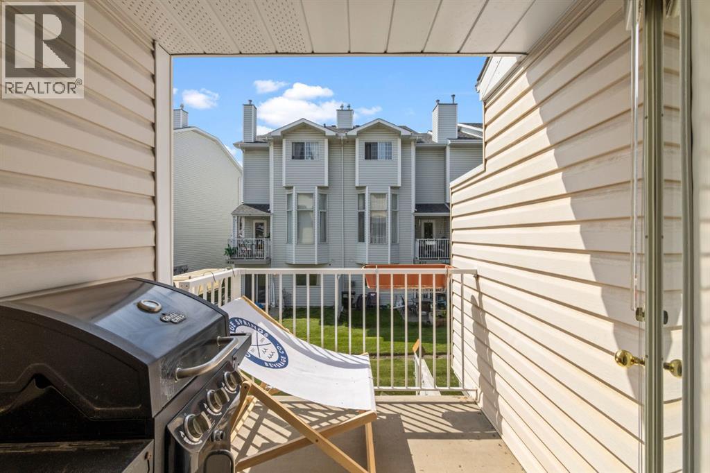 623 Hawkstone Manor Nw Property Photo 8
