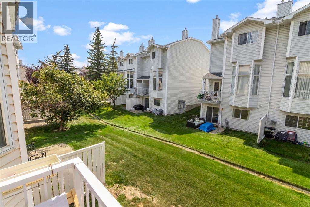 623 Hawkstone Manor Nw Property Photo 9