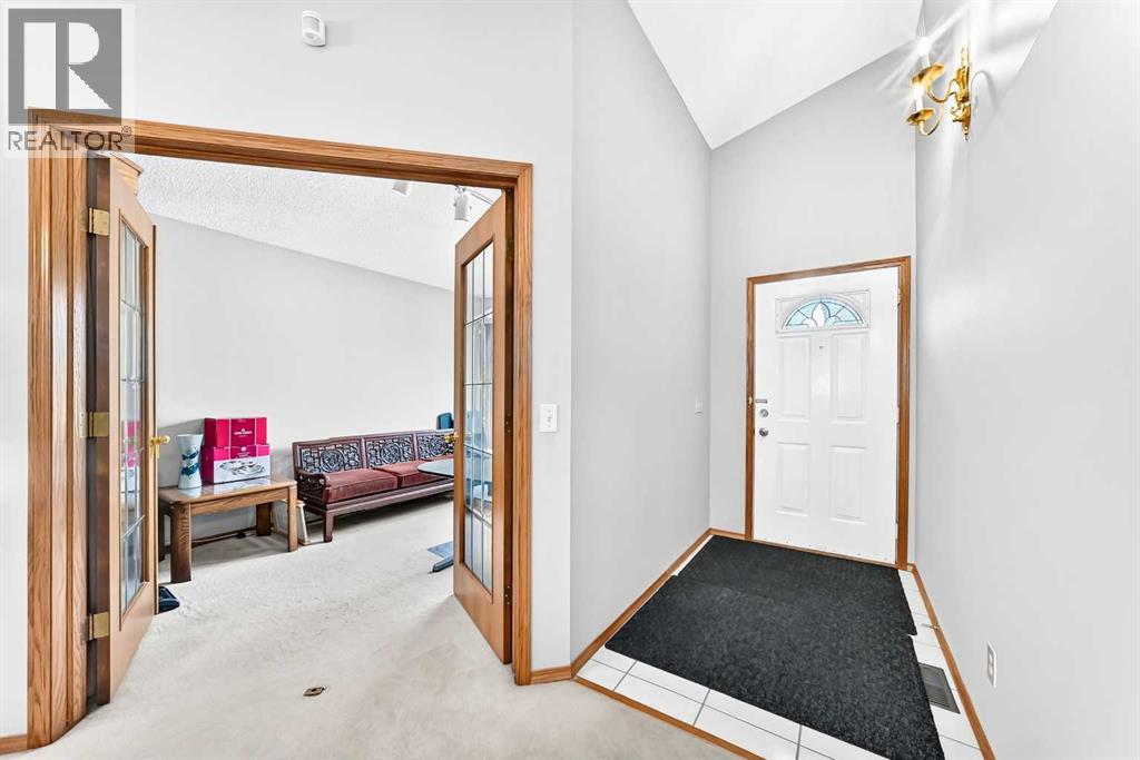 184 Hampshire Circle Nw Property Photo 3