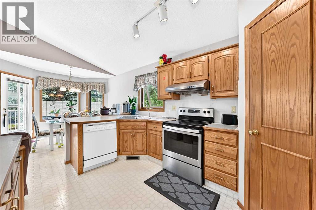 184 Hampshire Circle Nw Property Photo 10
