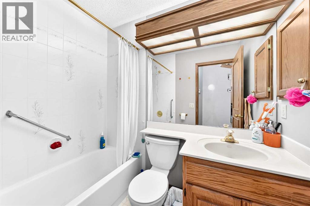 184 Hampshire Circle Nw Property Photo 25