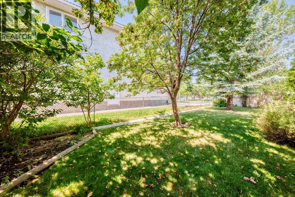 184 Hampshire Circle Nw Property Photo 40