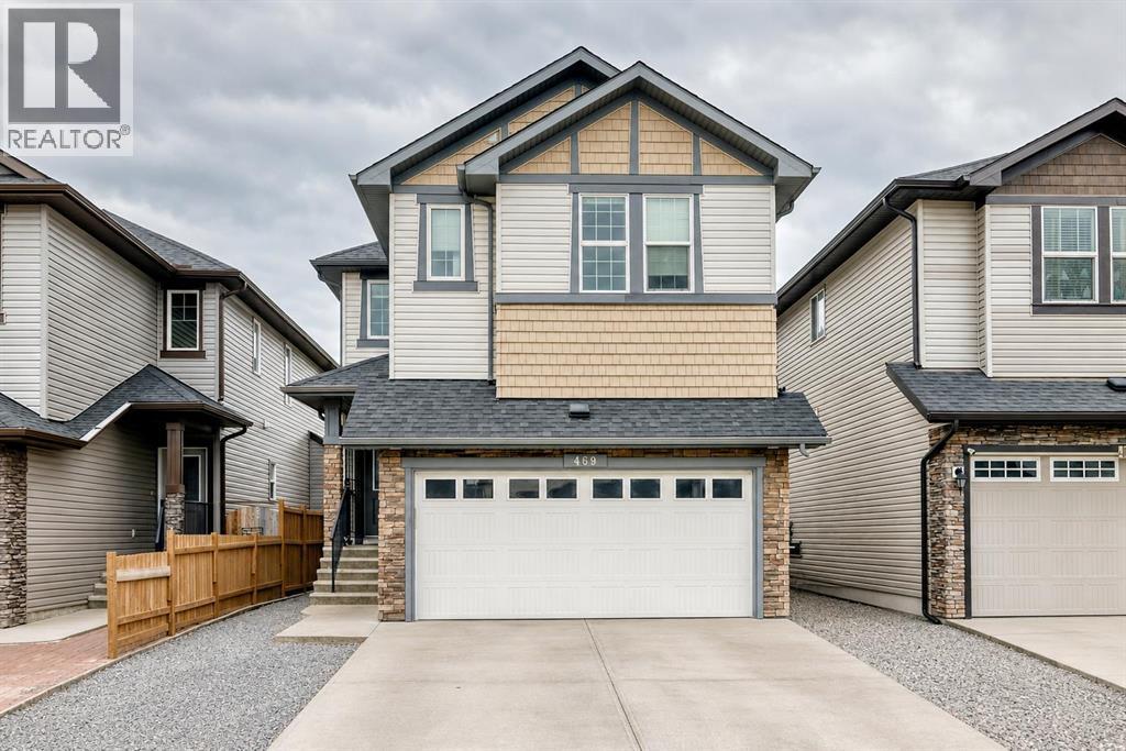 469 Skyview Shores Manor NE Property Photo 1