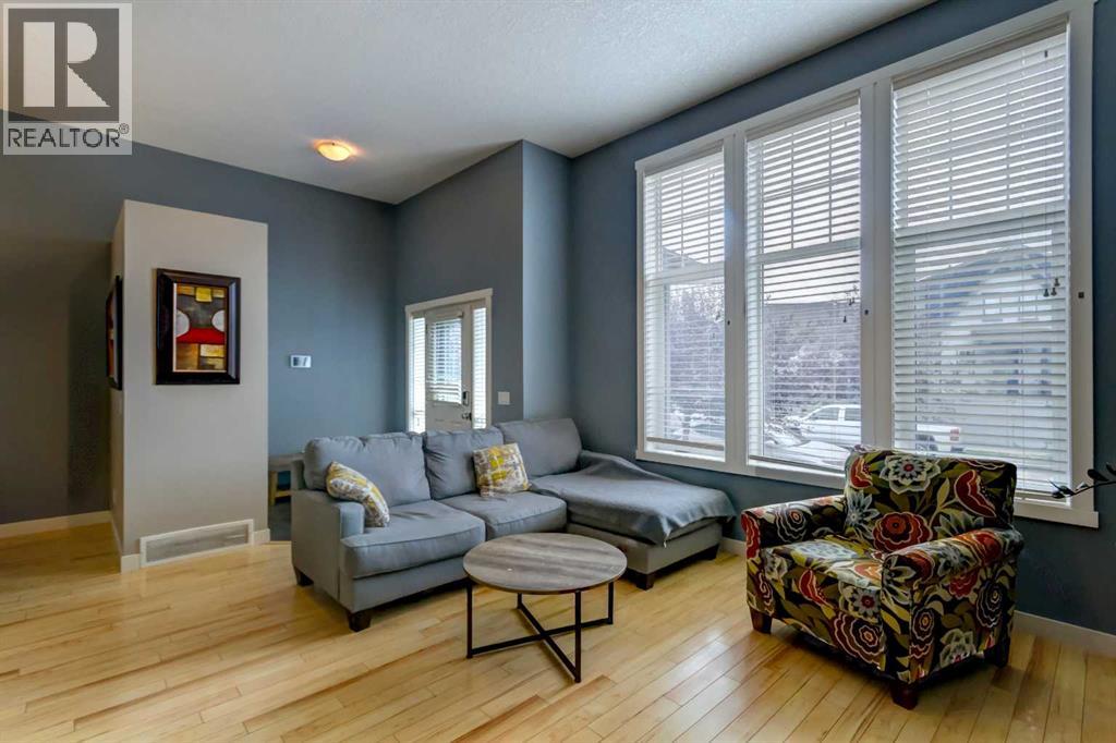 6 Elgin Meadows Road Se Property Photo 4