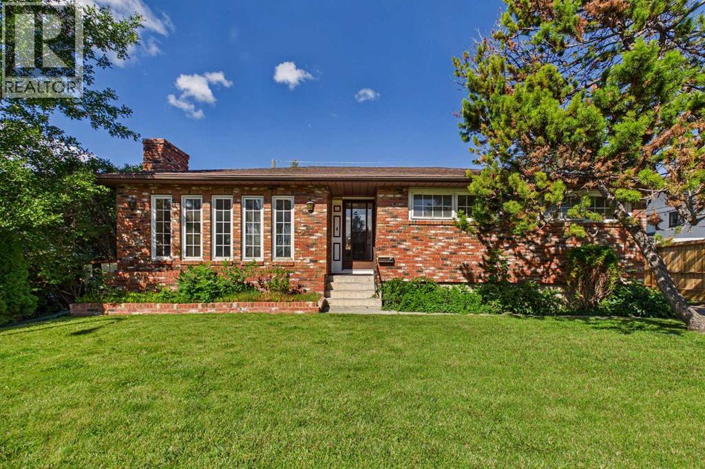 5 Chisholm Crescent Nw Property Photo 1