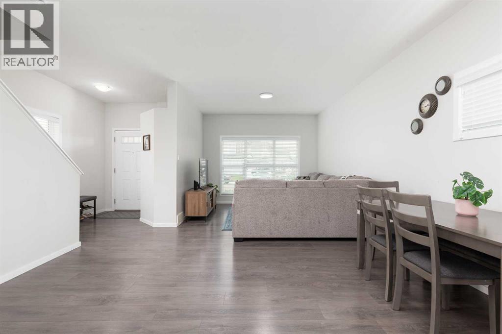417 Moonlight Way W Property Photo 4