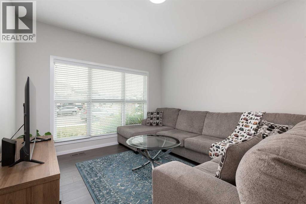 417 Moonlight Way W Property Photo 5