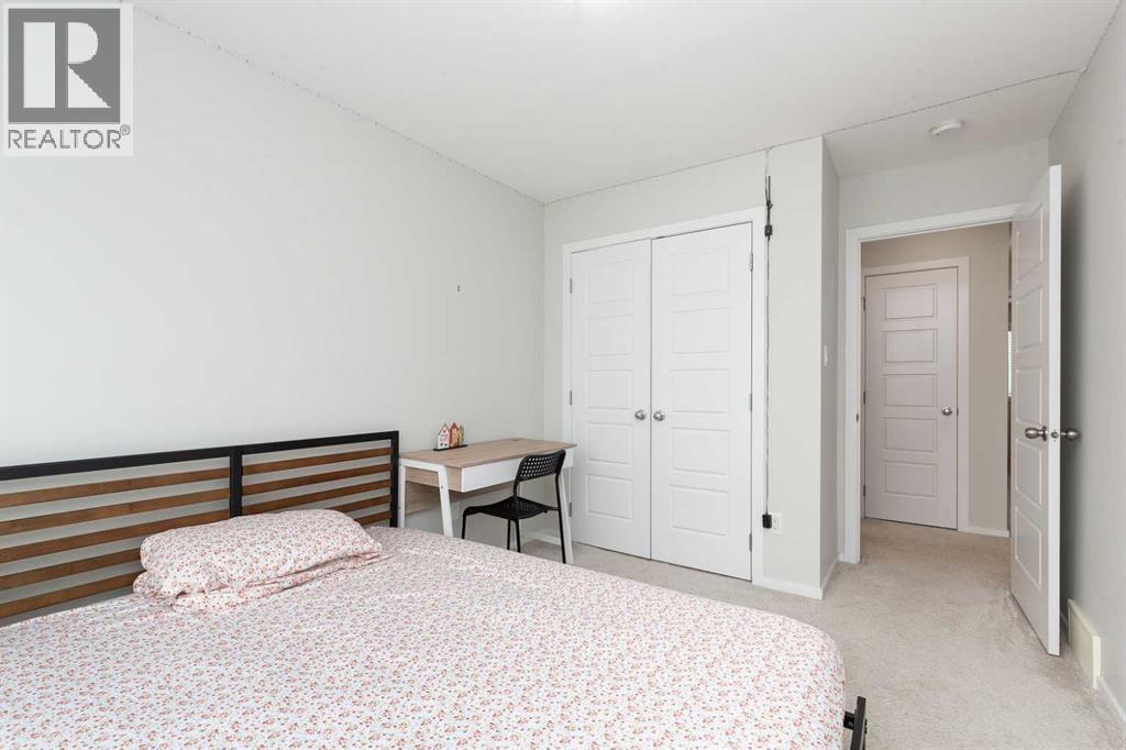 417 Moonlight Way W Property Photo 24