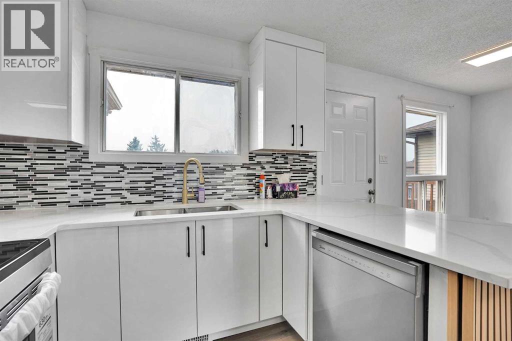 55 Falton Close Ne Property Photo 6