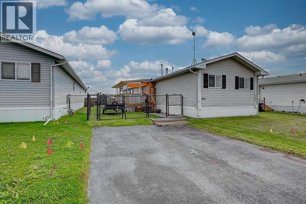 9511 111 Avenue Property Photo 1