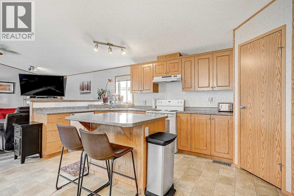 9511 111 Avenue Property Photo 4