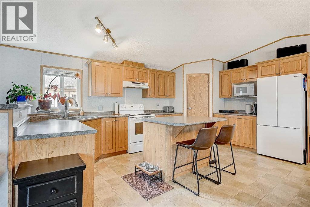 9511 111 Avenue Property Photo 5