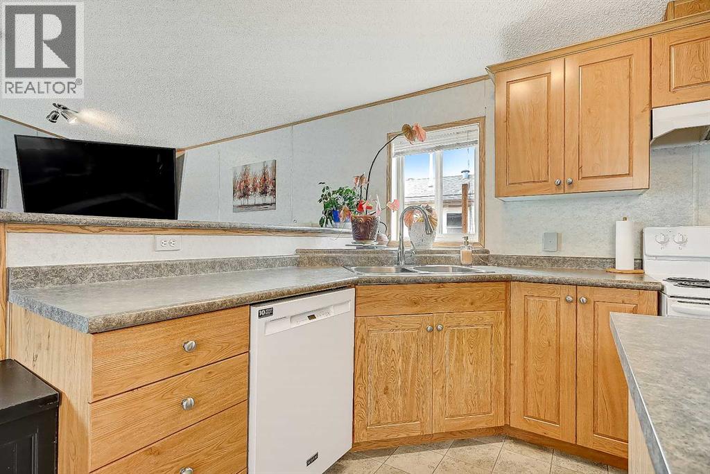9511 111 Avenue Property Photo 6