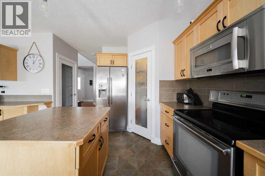 521 Walnut Crescent Property Photo 5