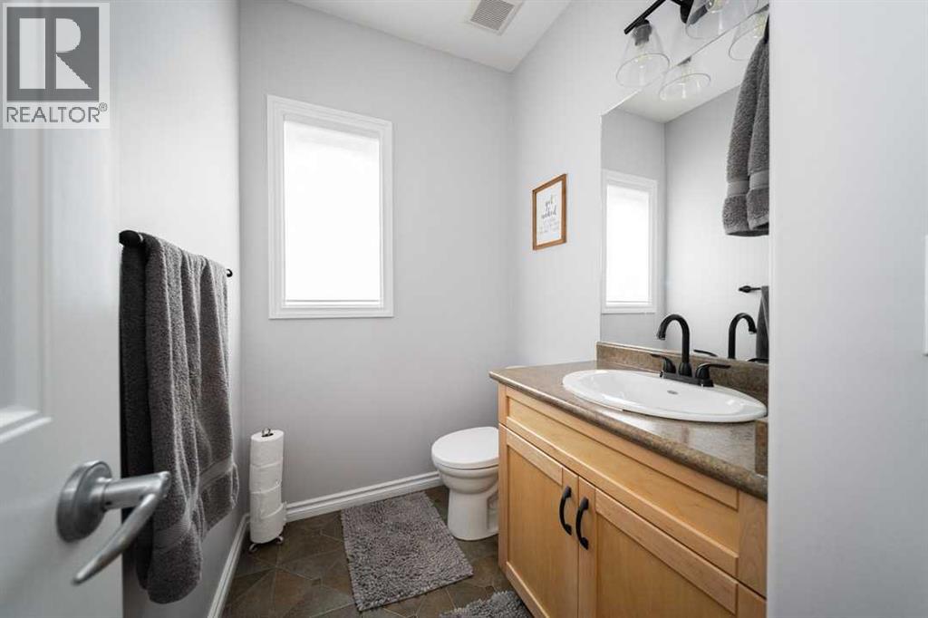 521 Walnut Crescent Property Photo 14