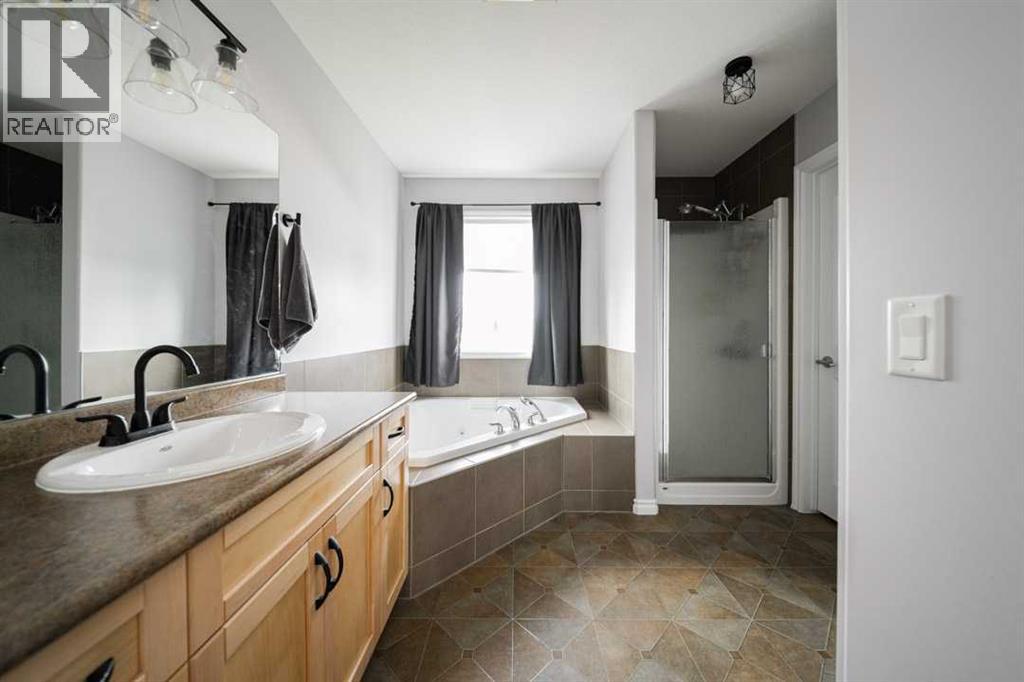521 Walnut Crescent Property Photo 24