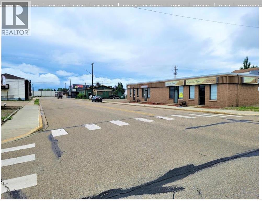 4804 51 Avenue Property Photo 1