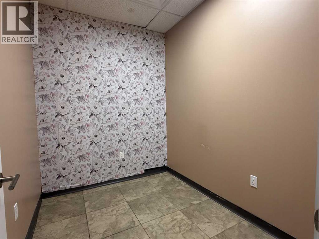 10014 102 Avenue Property Photo 13