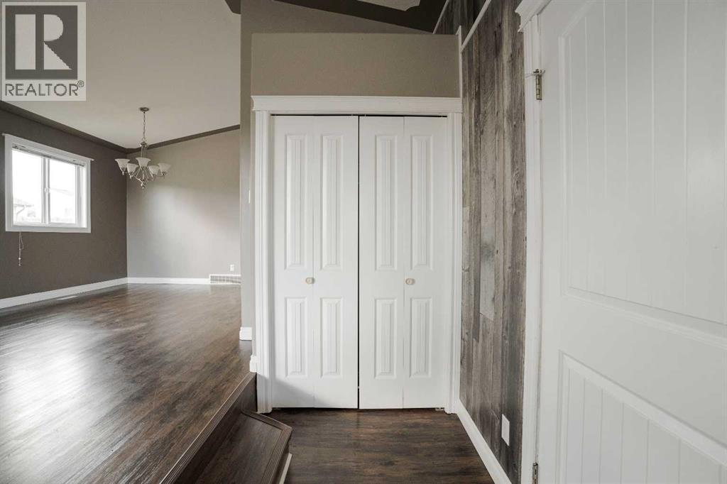 165 Balsam Way Property Photo 4