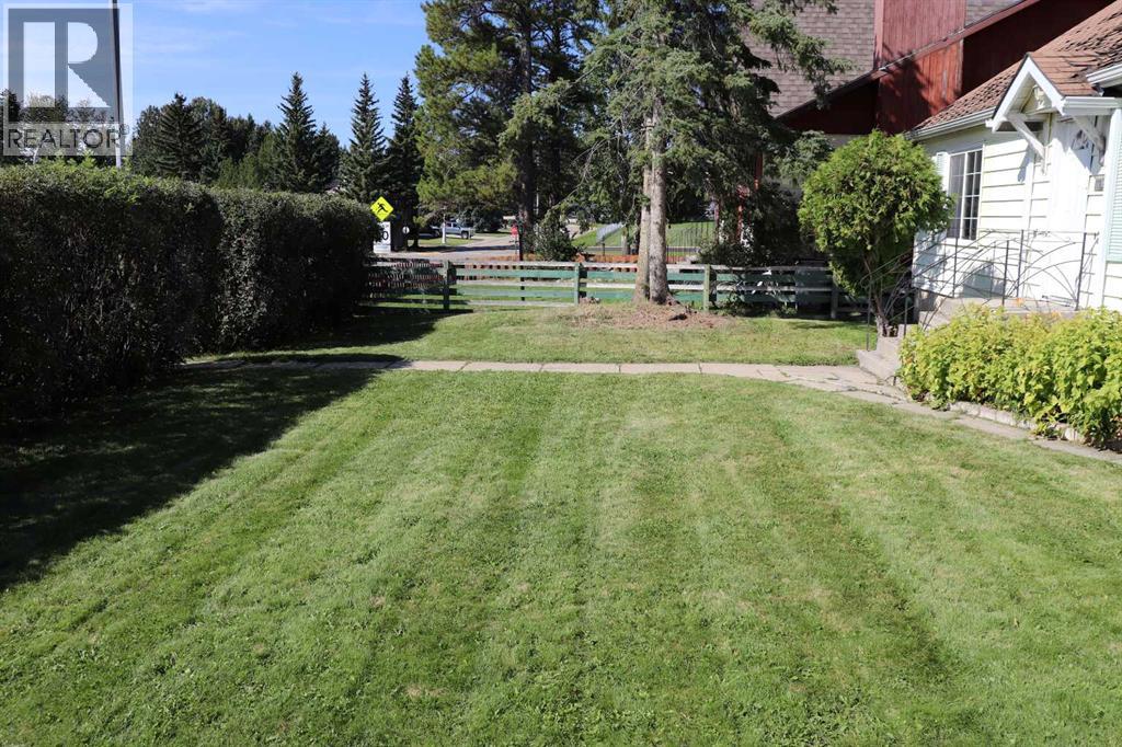 1109 50 Street Property Photo 4