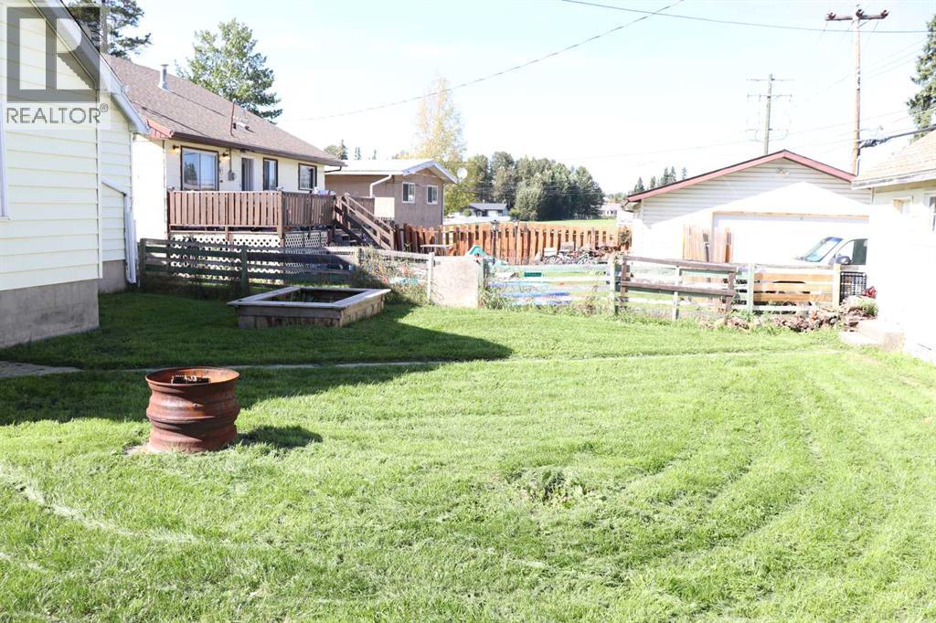 1109 50 Street Property Photo 9