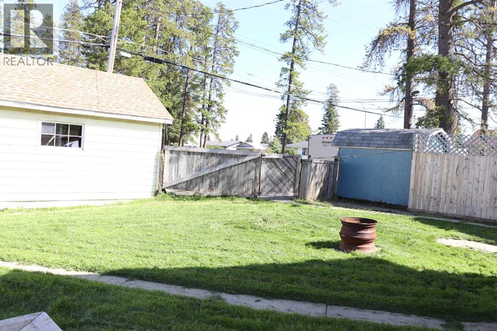 1109 50 Street Property Photo 10