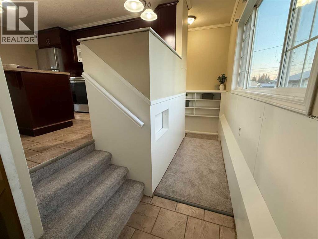 1109 50 Street Property Photo 20
