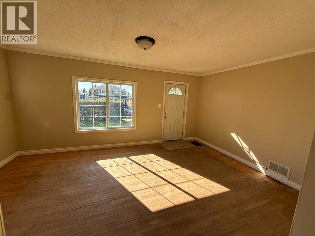 1109 50 Street Property Photo 24