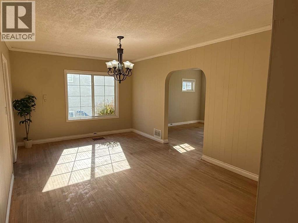 1109 50 Street Property Photo 26