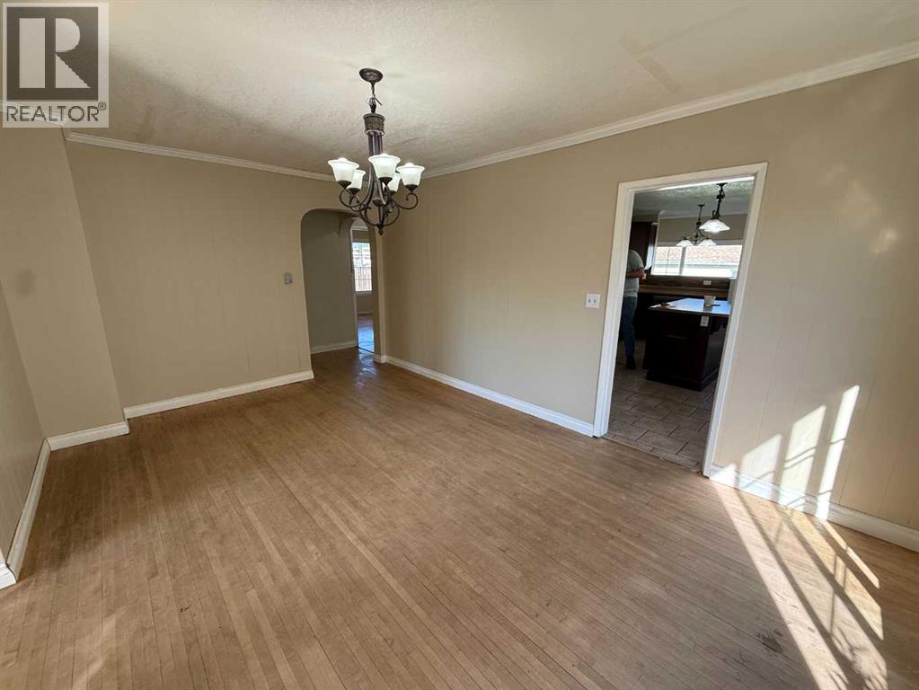 1109 50 Street Property Photo 28