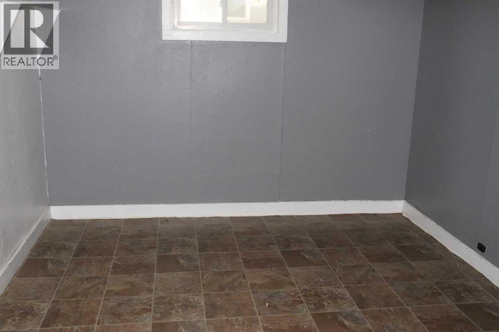 1109 50 Street Property Photo 30