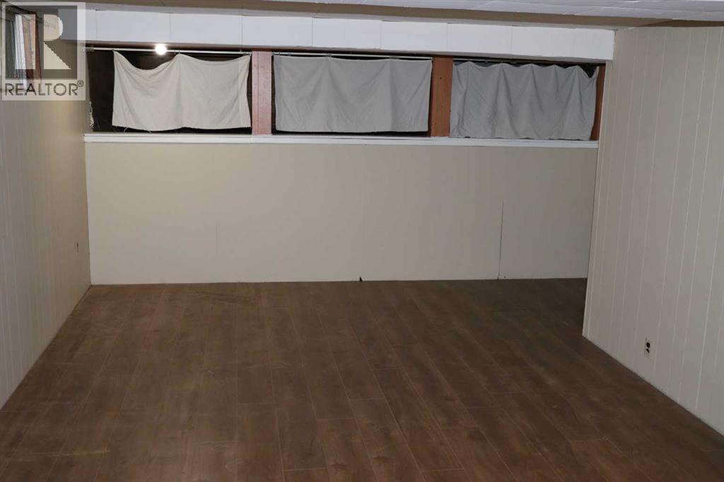 1109 50 Street Property Photo 34