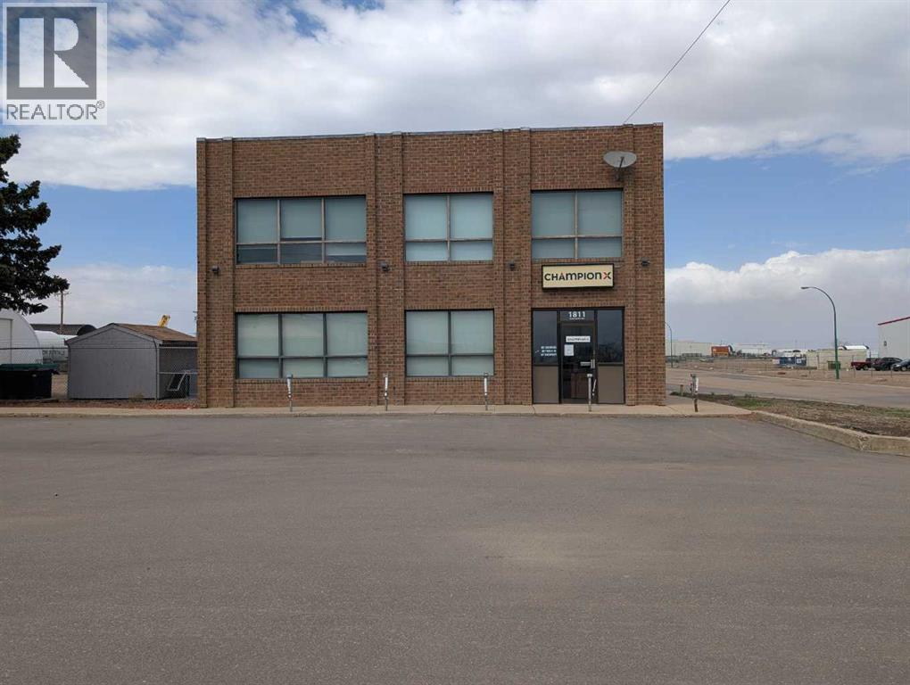 1811 Broadway Avenue E Property Photo 1