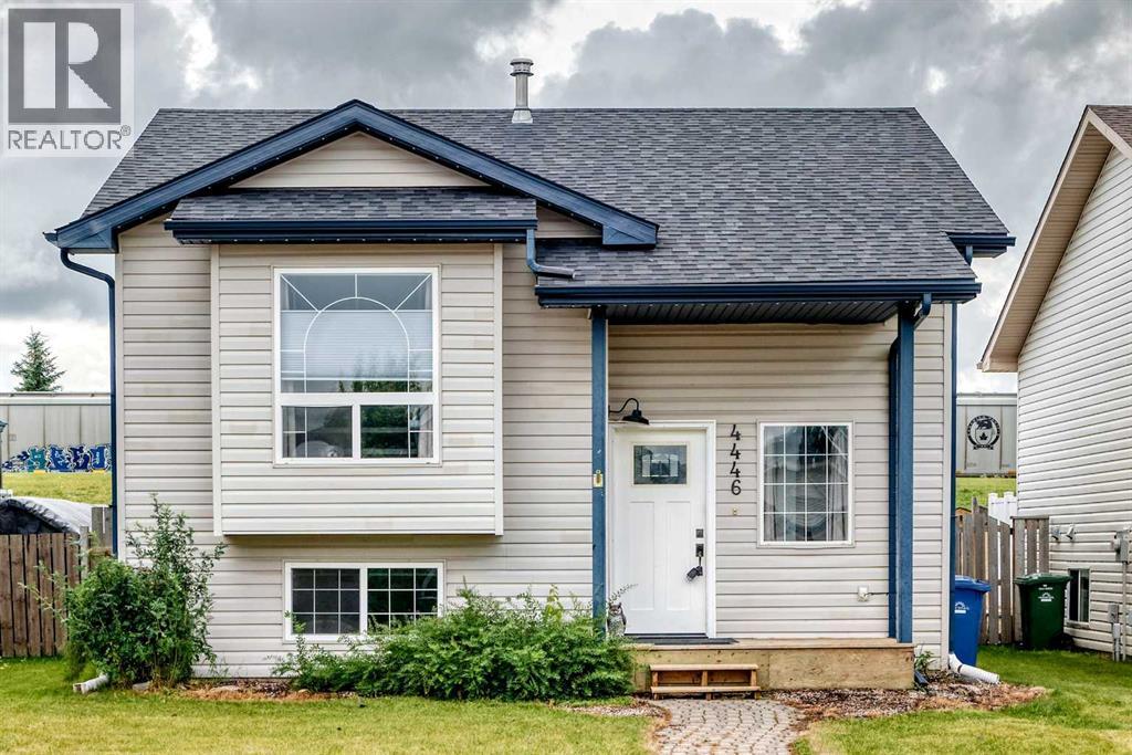 4446 54A Avenue Crescent Property Photo 1