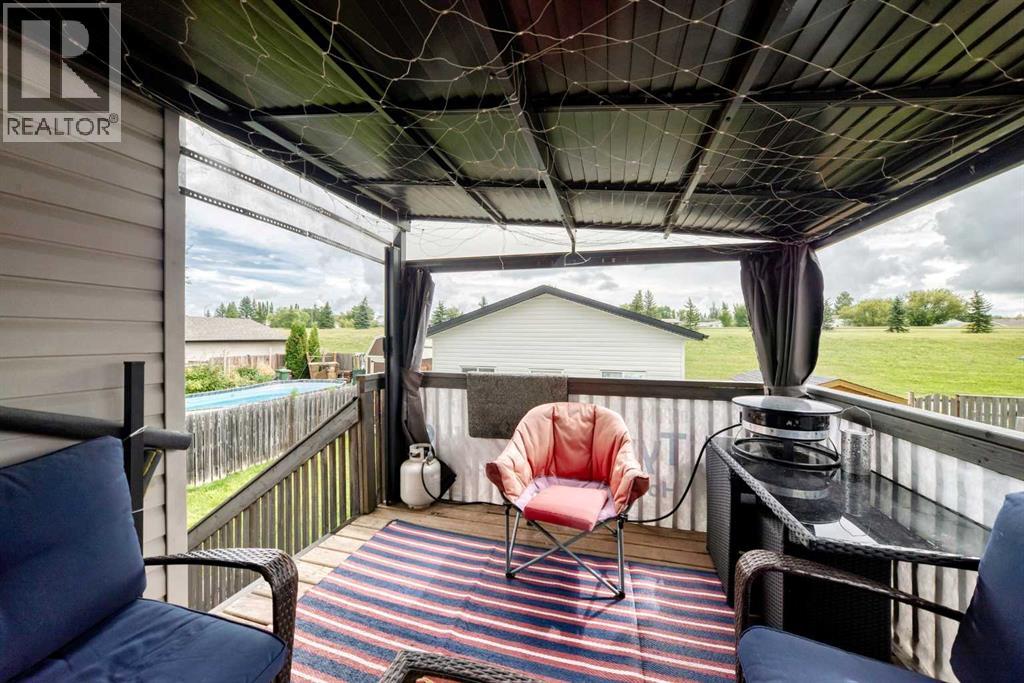 4446 54a Avenue Crescent Property Photo 10