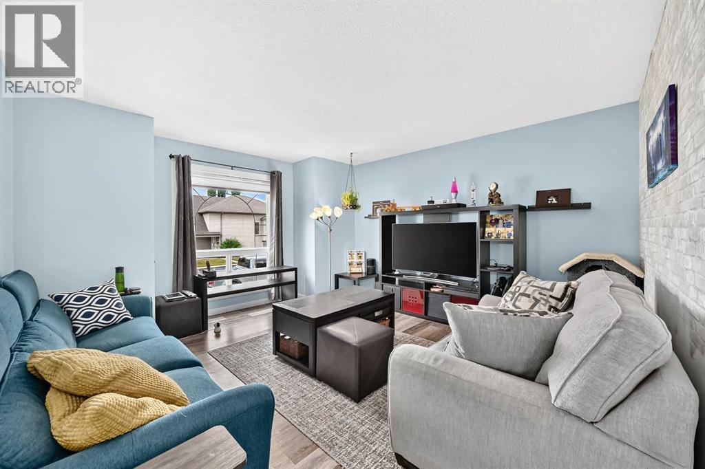 4446 54a Avenue Crescent Property Photo 13