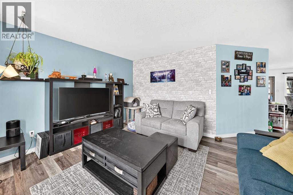 4446 54a Avenue Crescent Property Photo 14