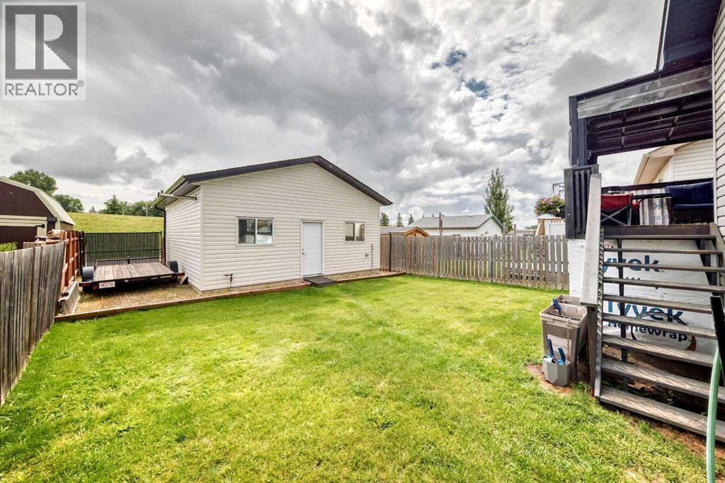 4446 54a Avenue Crescent Property Photo 35