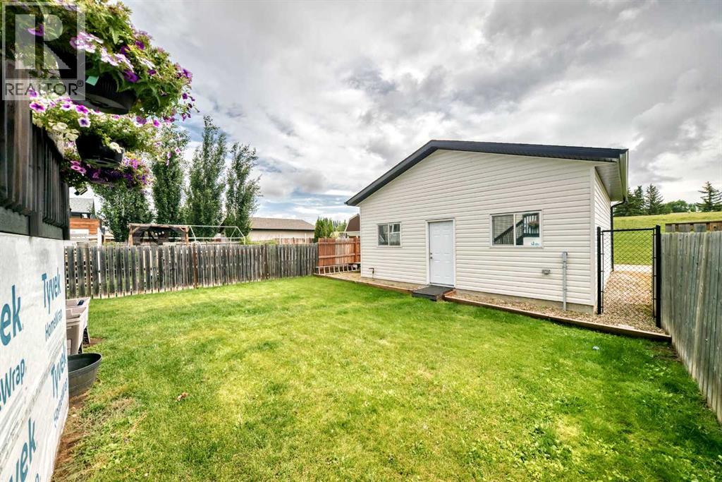 4446 54a Avenue Crescent Property Photo 36
