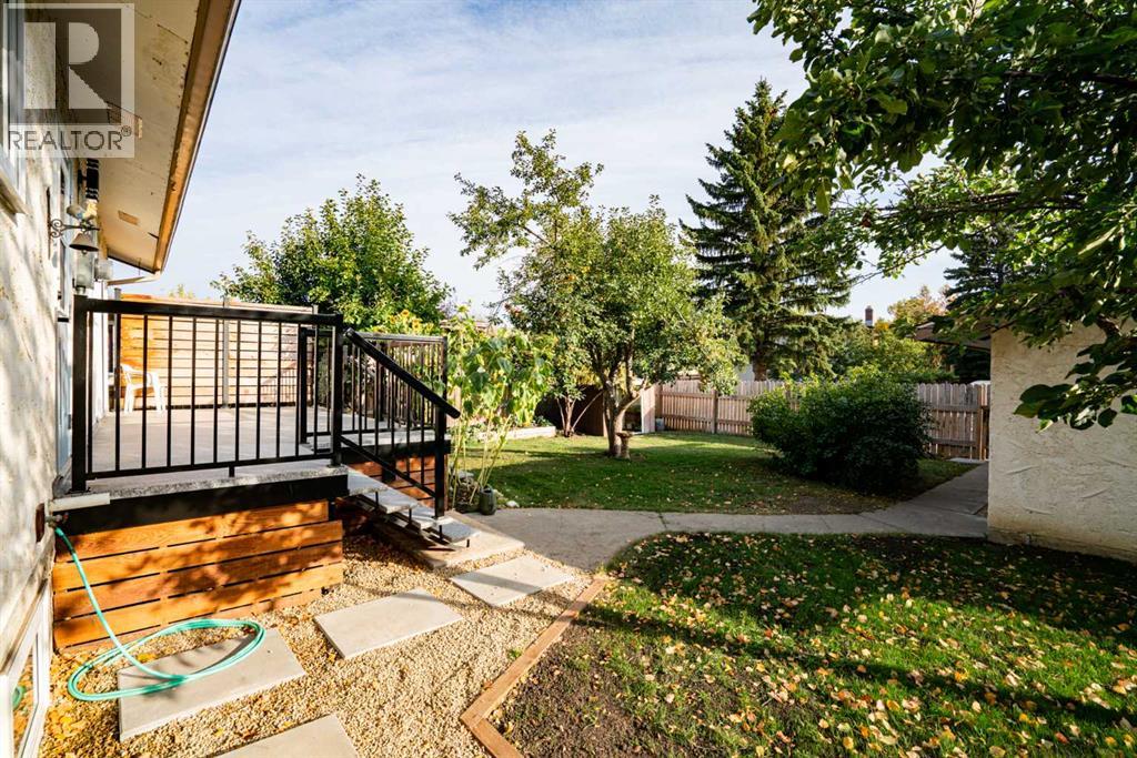 6209 42 Avenue Property Photo 2