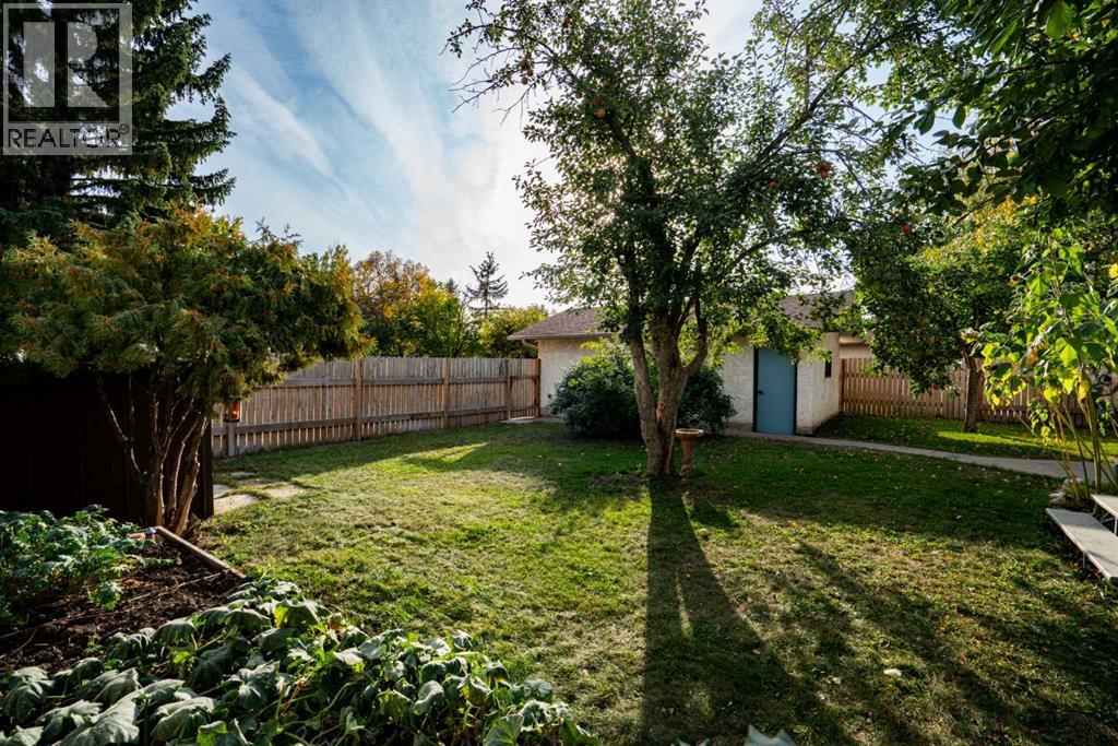 6209 42 Avenue Property Photo 3
