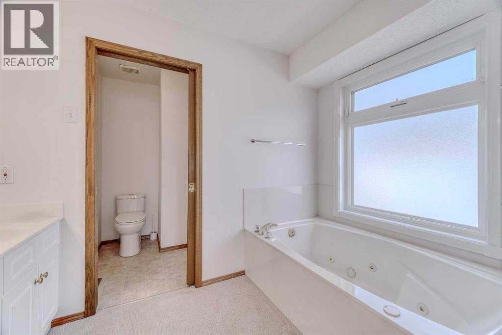 10057 Hamptons Boulevard Nw Property Photo 33