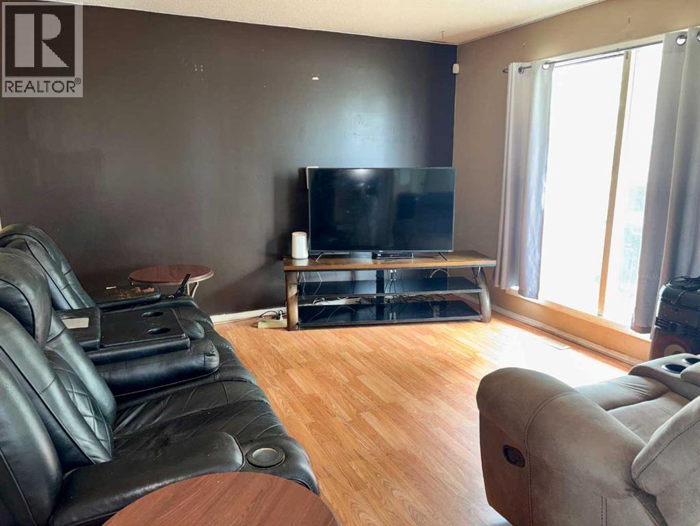 202 4 Avenue Property Photo 5