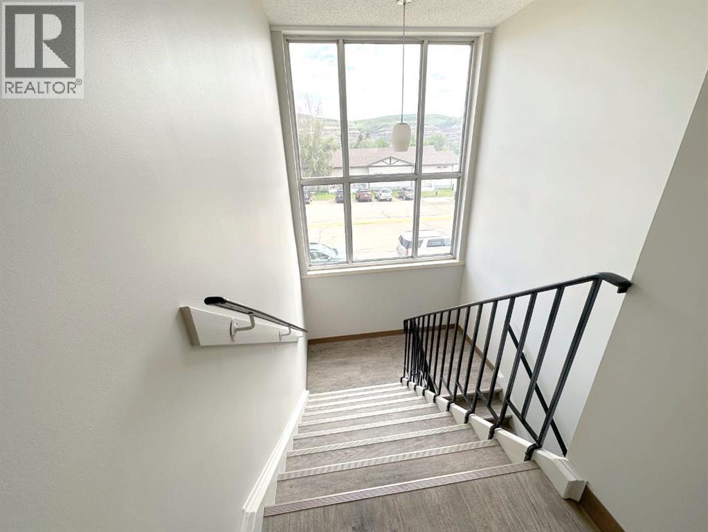 601 7 Street E Property Photo 15